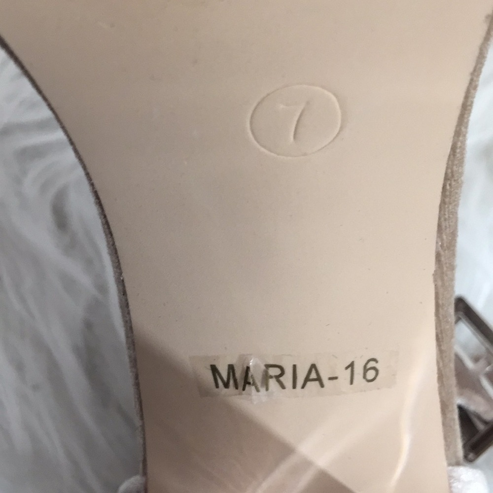 Cape Robbin Maria Buckle Strap Heels Nude size 7 - Picture 9 of 11